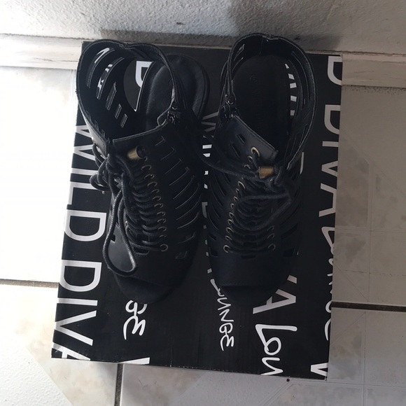 High heel lace up heels - Picture 3 of 4